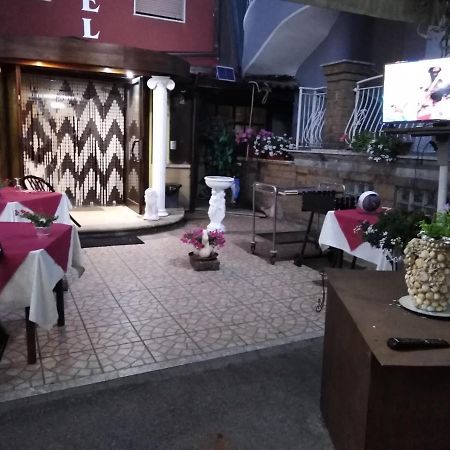 Hotel La Carina Grottaminarda Buitenkant foto