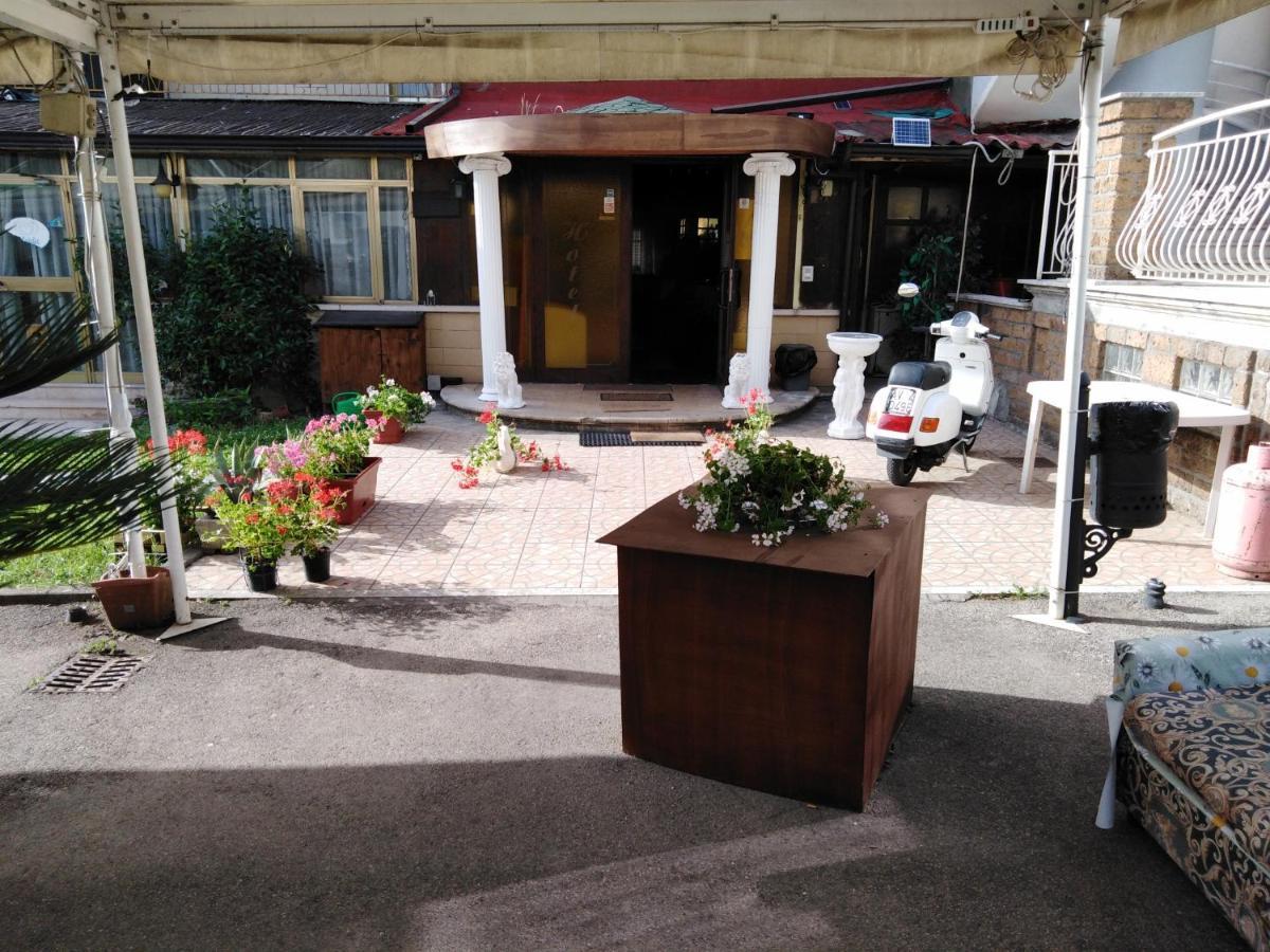 Hotel La Carina Grottaminarda Buitenkant foto