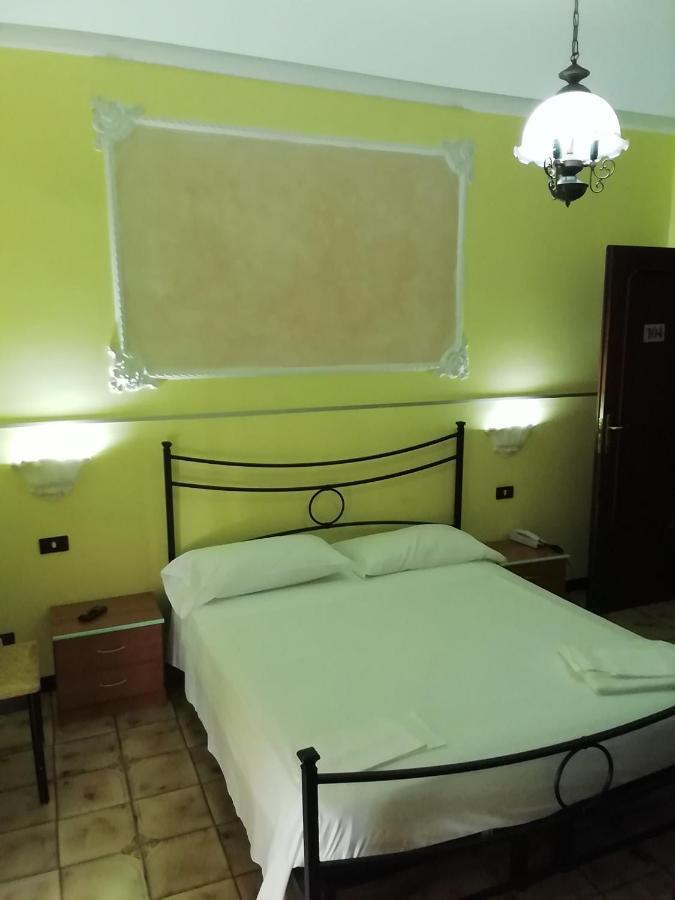 Hotel La Carina Grottaminarda Buitenkant foto