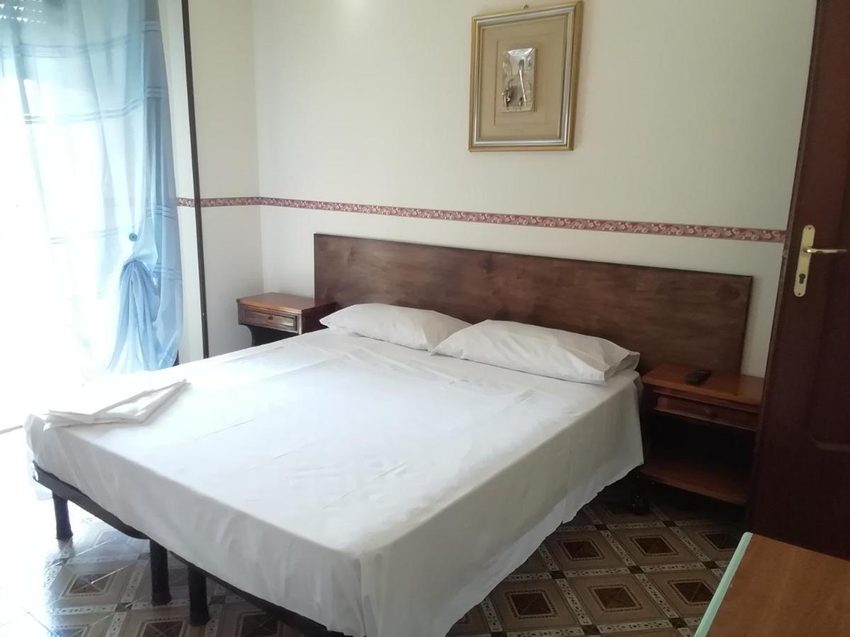 Hotel La Carina Grottaminarda Buitenkant foto