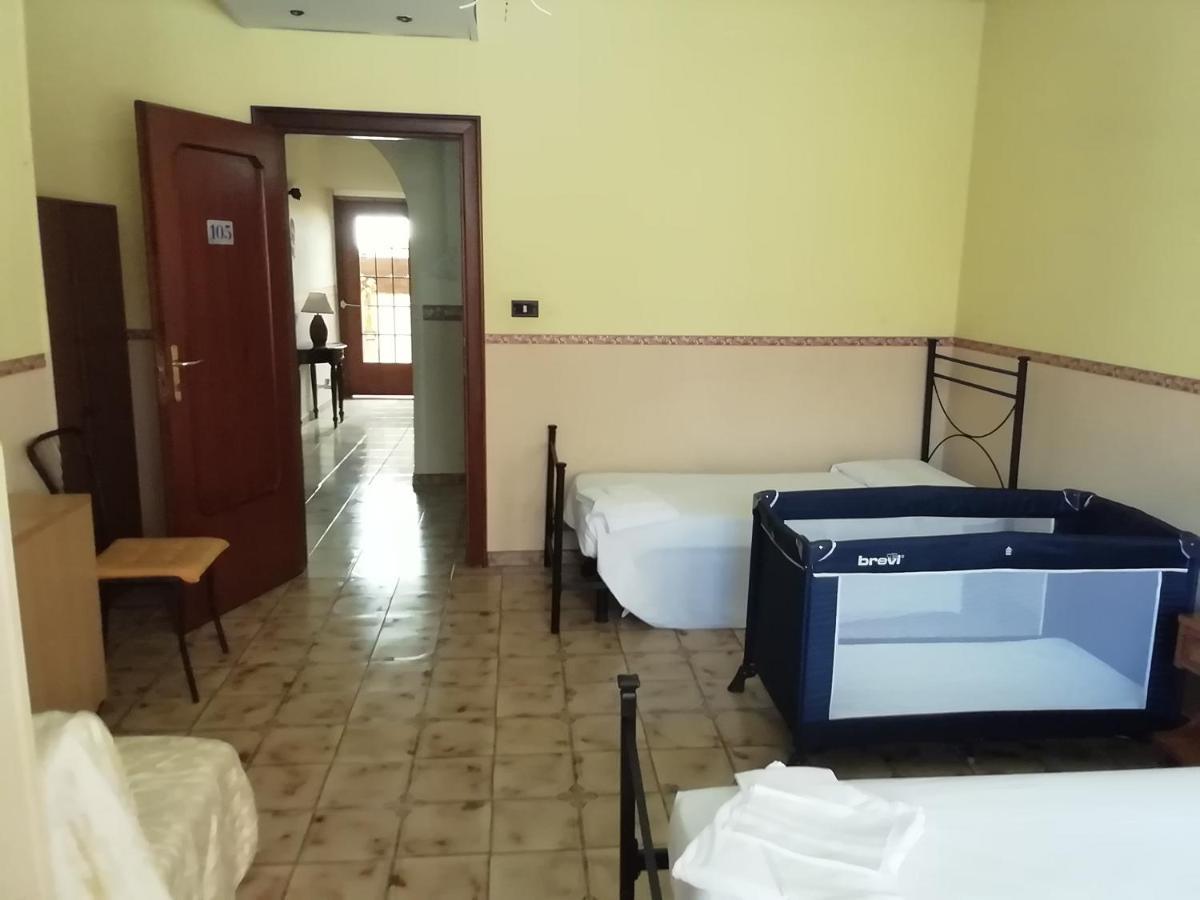 Hotel La Carina Grottaminarda Buitenkant foto