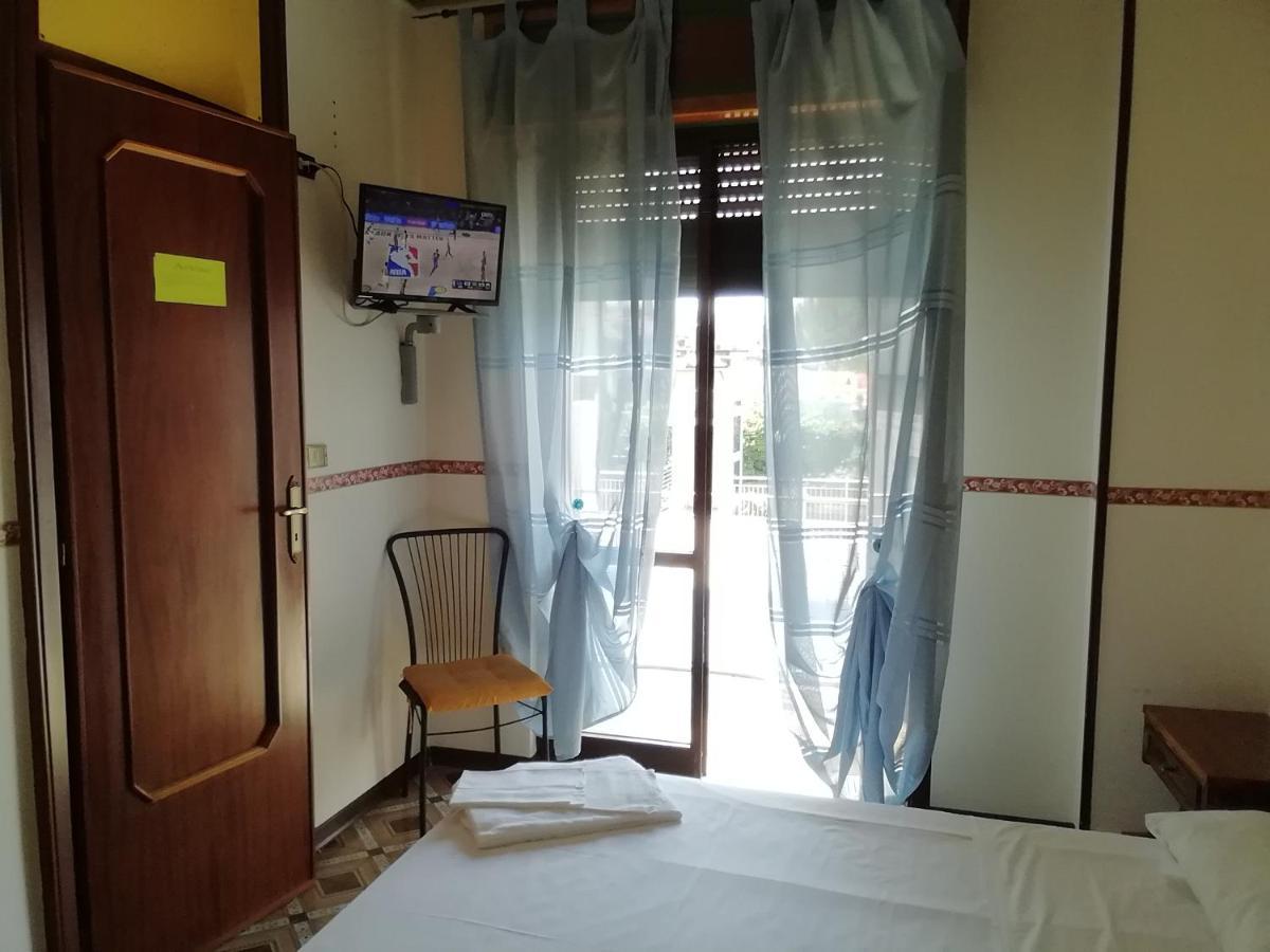 Hotel La Carina Grottaminarda Buitenkant foto