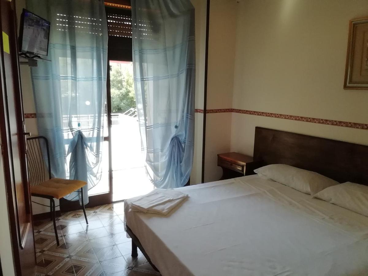 Hotel La Carina Grottaminarda Buitenkant foto